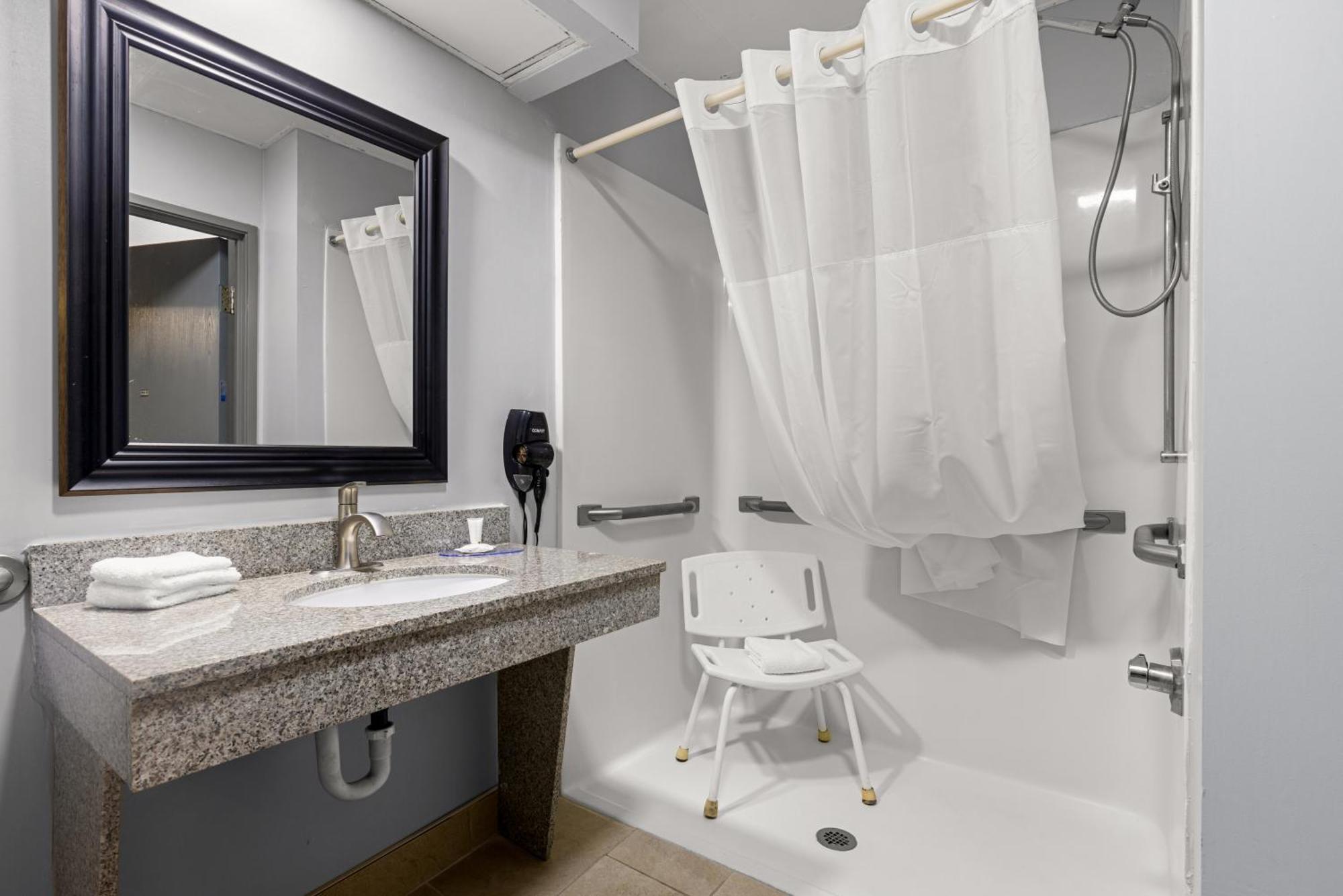 Clarion Pointe Hinesville Near Fort Stewart 외부 사진
